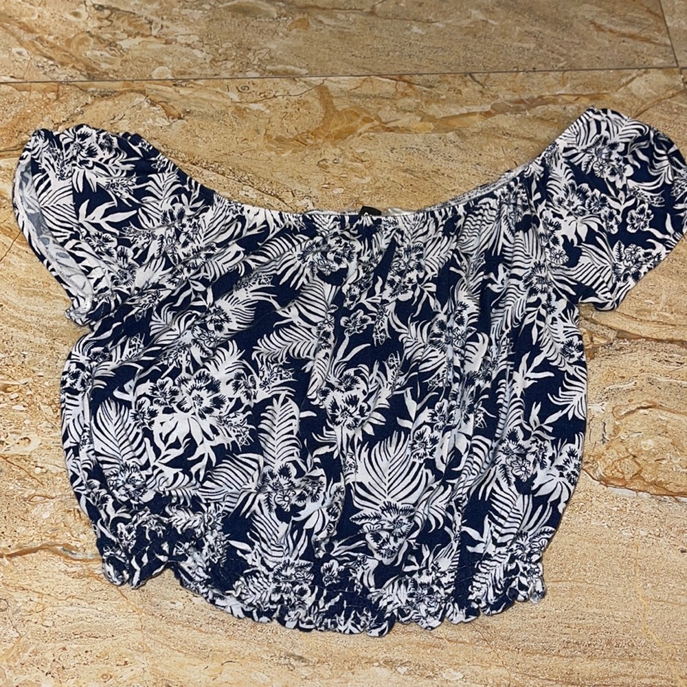 Over the shoulder crop top